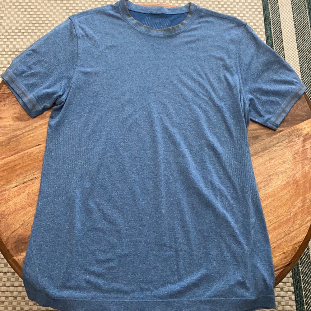 Medium Lululemon Tech T shirt Blue color